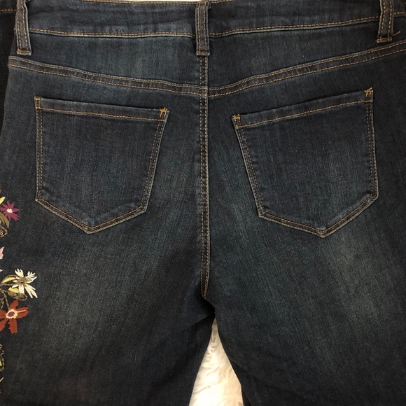 Stitch Star Embroidered Boho Blue Jeans. Size 4 NWT - Picture 3 of 8